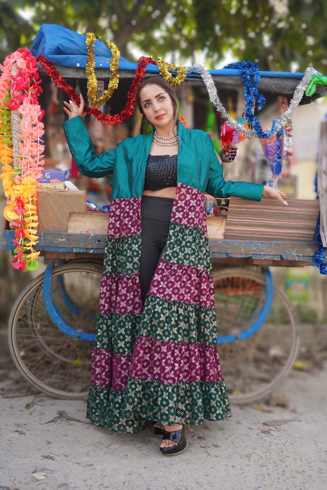 ‘Aisha’-Banarasi Foil Print Shrug