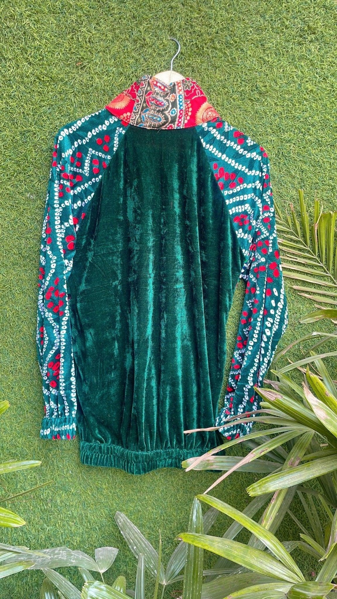 Banjara velvet hoodie green & red - banjaratrail