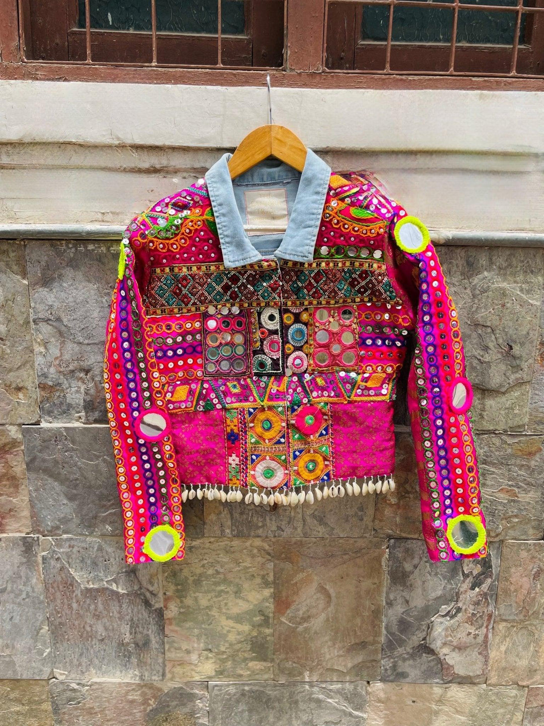 Gulabi Nazakat Banjara Crop Jacket - banjaratrail