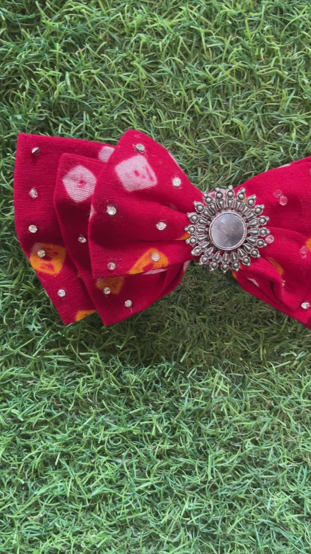 That Red Bandhini Bow